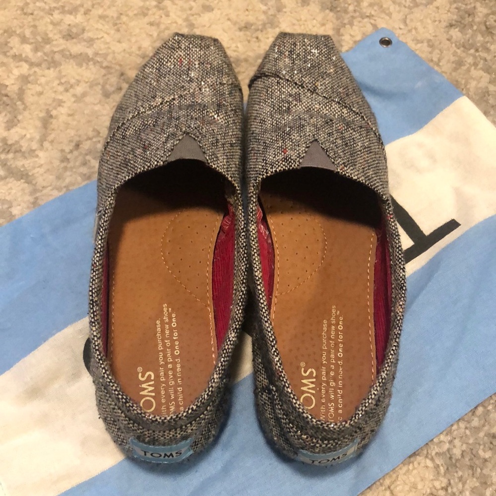 Toms - Picture 3 of 4
